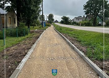 Lioliuose atnaujinami pėsčiųjų takai – darbai įpusėjo