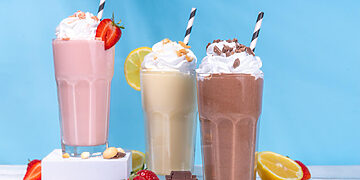 Desertas lyg iš filmo: 5 gudrybės, kaip namuose pasigaminti skaniausią ledų kokteilį