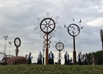 Atidarytas skulptūrų kalnelis Doviluose