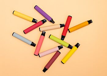 Specialistė apie 15-mečio mirtį nuo elektroninių cigarečių: tėvai patys nuperka dovanų, manydami, jog taip apsaugos vaiką nuo cigarečių rūkymo