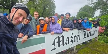 ŠVIETĖJIŠKAS DVIRAČIŲ ŽYGIS PER MAŽĄJĄ LIETUVĄ