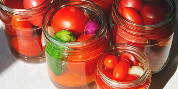 Konservuoti pomidorai per 10 minučių – šitaip paruošti jie bus suvalgyti dar neatėjus žiemai