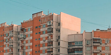 Klaipėdoje mirė per daugiabučio langą iškritęs vyras