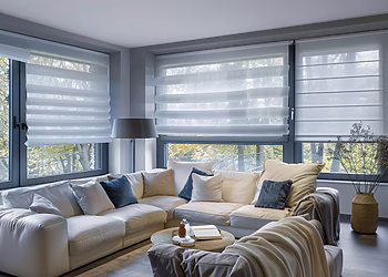 Diena naktis romanetės – šviesos ir privatumo balansas kiekvienam kambariui