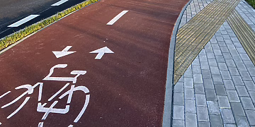 Klaipėdos Smiltelės gatvėje – nauji takai pėstiesiems ir dviratininkams