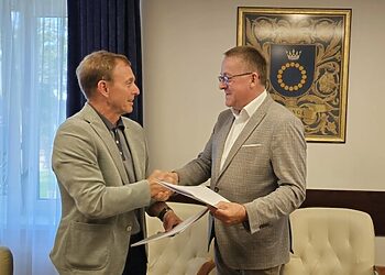 Pasirašyta sutartis su Lietuvos lengvosios atletikos federacija