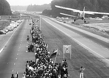 Žmonių grandinė, simbolizuojanti nepriklausomybės siekį