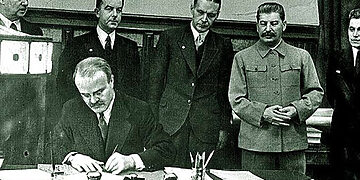 Rugpjūčio 23-ioji – Europos diena stalinizmo ir nacizmo aukoms atminti ir Baltijos kelio diena