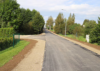 Asfaltavimo darbai tęsiasi – gražėja rajono infrastruktūra