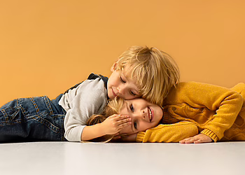 Mažeikių ženklai nušvis raudonai – palaikome vėžiu sergančius vaikus