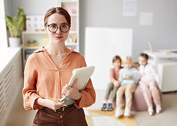 Užimtumo tarnyba: mokyklose dar neužimtos matematikos, lietuvių kalbos, fizikos mokytojų darbo vietos