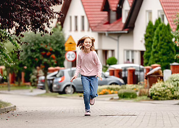 Psichologai: vaikai žino eismo taisykles, tačiau jų nesilaiko – kaip paaiškinti tokį elgesį?
