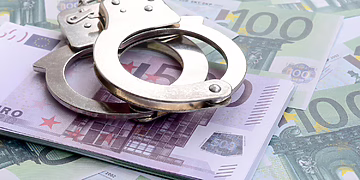 Apsimetėliai „policininkai“ išviliojo virš 15000 Eur