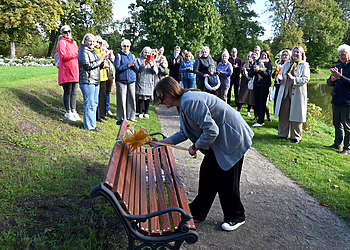 Rietavo parke penki vardiniai suoliukai