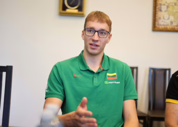 Šiauliuose pasveikintas pasaulio čempionas Kajus Leliukas ir jo komanda