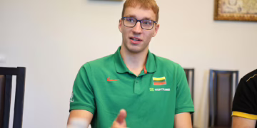 Šiauliuose pasveikintas pasaulio čempionas Kajus Leliukas ir jo komanda