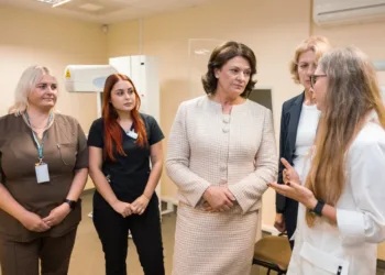 Pirmoji ponia D. Nausėdienė kviečia moteris pasirūpinti sveikata: laiku pasitikrinti – pasirinkti gyvenimą