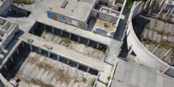 Šiaulių miesto savivaldybė siekia išspręsti apgriuvusių statinių klausimą