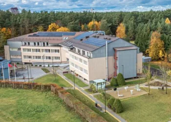 Atnaujinta Palangos Globos namų teritorija