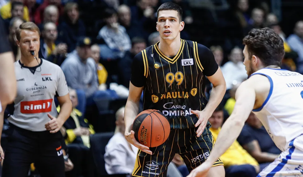 Iš dviženklio deficito išlipę šiauliečiai įspūdingu ketvirtuoju kėliniu parbloškė „Neptūną“