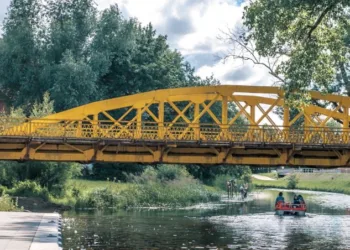 Dėl Šilutės miesto geltonojo tilto spalvos