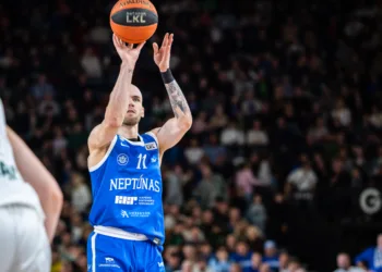 „Neptūnas“ apgynė namus nuo uteniškių