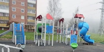 Šiaulių Rėkyvos rajoną papuošė nauja vaikų žaidimų aikštelė