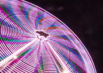 Kalėdų dieną  šventinis laimės ratas „Atvirų horizontų“ programėlėje – laukia šaunūs prizai!