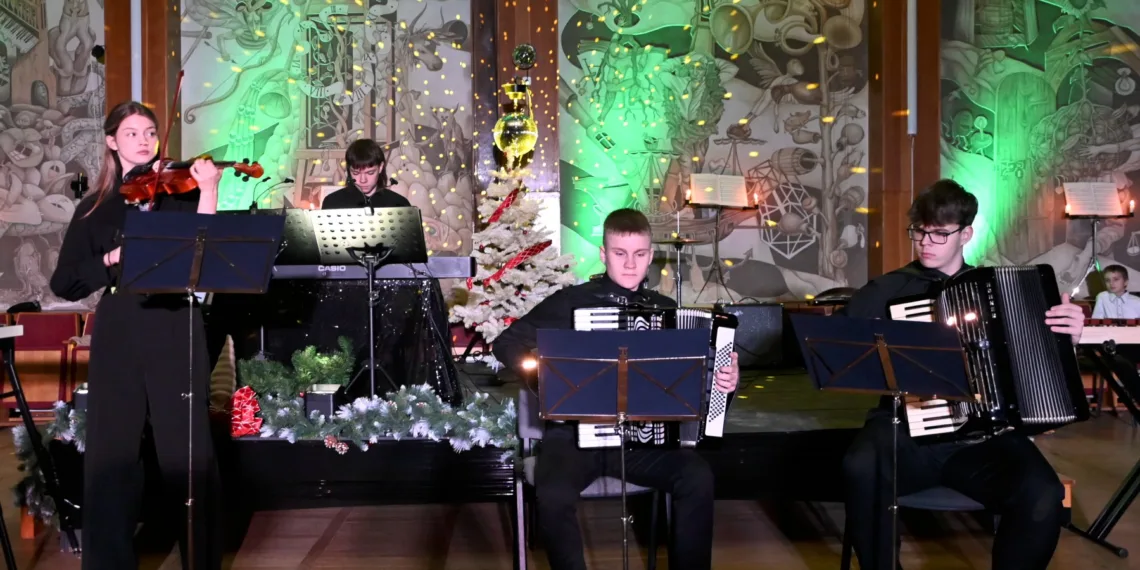 Rietavo mokini9ų koncertas. Rietavo sav.nuotr.