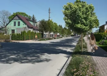 Keisis itin prastos būklės centrinės Kretingos gatvės