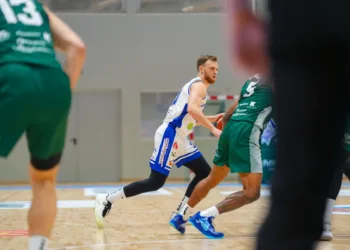 „Jurbarkas-Karys-Manesta“laimėjo prieš išretėjusius „Alytaus“ krepšininkus