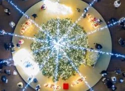 Tauragės Pilies aikštė tapo Kalėdų pasaka