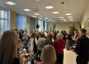 Akmenėje pirmąkart pasidalyta Betliejaus taikos ugnimi