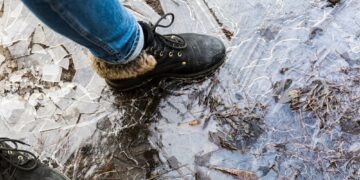 Kaip reikėtų elgtis plikledžio ir lijundros metu