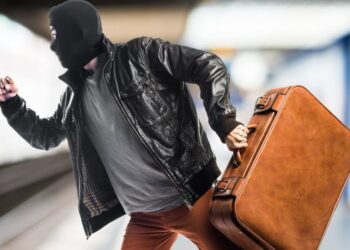 Policija sulaikė vagystėmis iš prekybos vietų įtariamą vyrą