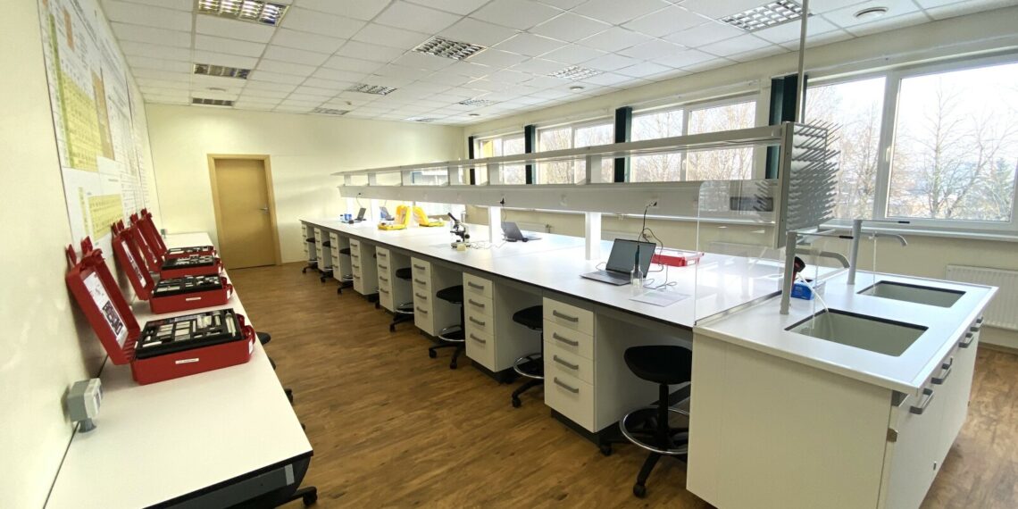 Šilutės pirmojoje gimnazijoje atnaujintos ir išplėtotos modernios STEAM ugdymo erdvės/Šilutės raj.sav.nuotr.