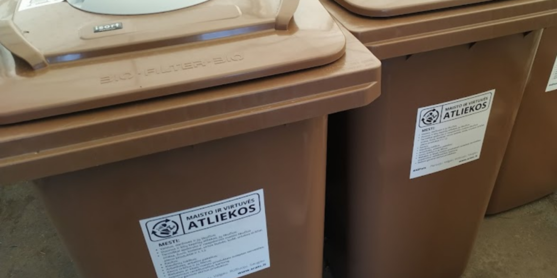 Maisto ir virtuvės atliekų surinkimo konteineriai/VšĮ "Šiaulių regiono ATC" nuotr.