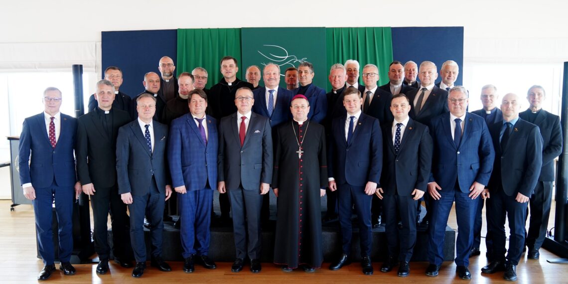 Susitikimas su Telšių vyskupu Algirdu Jurevičiumi ir kolegomis merais bei juos lydėjusiais dvasininkais/Jurbarko raj.sav.nuotr.