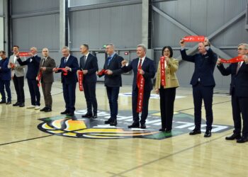 Atidaryta 1 500 žiūrovų talpinanti Plungės sporto arena