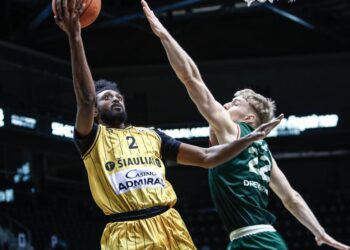 Antroje dalyje atsipalaidavę šiauliečiai apgynė namų tvirtovę nuo „Gargždų“