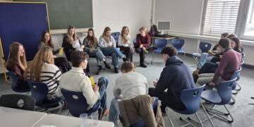 Šiaulių gimnazistai įgyvendino projekto „Mokytis ir mokyti be sienų“ veiklas