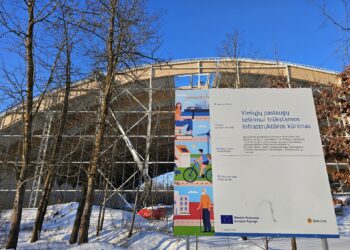 Net ir šalčiausiu periodu Šiauliuose toliau kyla futbolo ir regbio maniežas – finišo tikimasi rudenį