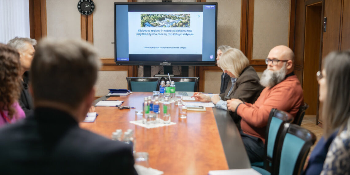 Tyrimo dėl Palangos oro usoto pristatymas/Klaipėdos m.sav.nuotr.