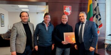 Startuoja pasiruošimas 470 ir 420 jachtų klasių Europos jaunimo čempionatui Neringoje