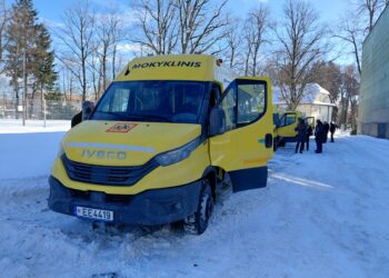 Pagėgių savivaldybę pasiekė trys nauji elektriniai mokykliniai autobusai