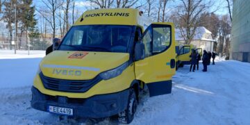 Pagėgių savivaldybę pasiekė trys nauji elektriniai mokykliniai autobusai