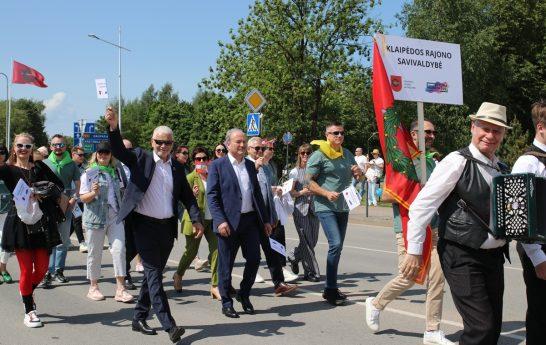 Šventinė eisena Gargžduose/Klaipėdos raj.sav.nuotr.
