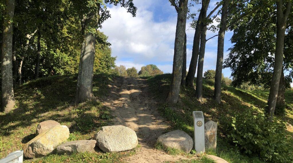 Eketės piliakalnis/Klaipėdos raj.sav.nuotr.