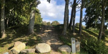 Eketės piliakalnis/Klaipėdos raj.sav.nuotr.