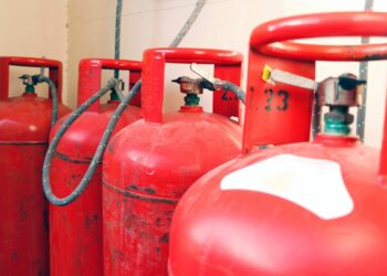 Daugiabučių gyventojai maisto ruošimui tebenaudojantys suskystintų naftos dujų balionus, galės sulaukti kompensacijos